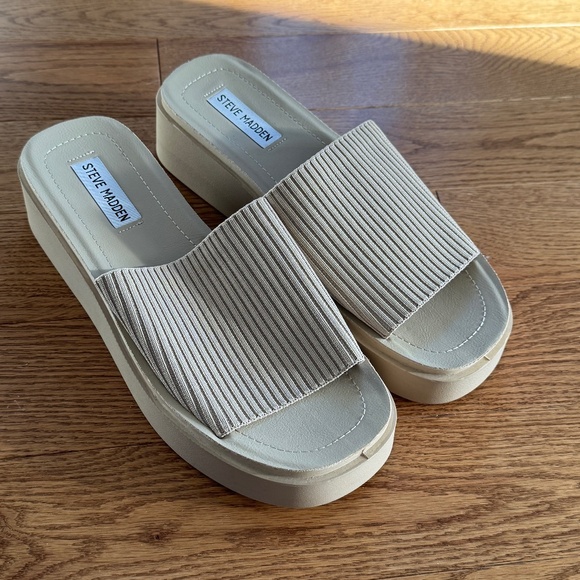 Steve Madden Balanced Mules - Nude - Picture 1 of 3